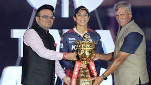 WPL 2026: ఆర్‌సీబీకి స్మృతి మంధాన గుడ్‌బై?