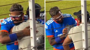 కెమెరామెన్‌కు గాయం.. హార్దిక్ ఏం చేశాడంటే?(వీడియో)