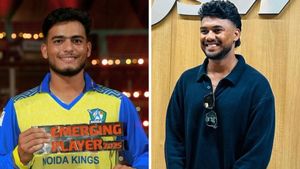 IPL 2026 Auction: రూ.14.20 కోట్లు పలికినా.. వచ్చేది రూ.8.66 కోట్లే! ఎందుకంటే..?