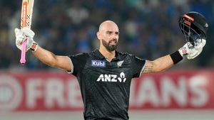 IND vs NZ: డారిల్ మిచెల్ అజేయ శతకం.. టీమిండియాకు తప్పని పరాజయం!