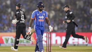 చూసి నేర్చుకో బ్రో.. డేంజర్‌లో  సంజూ కెరీర్?