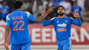 హర్షిత్ రాణాకు విరాట్ కోహ్లీ స్వీట్ వార్నింగ్! (వీడియో)