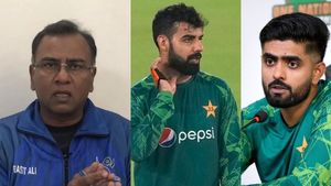 'తొక్కలో సిఫార్సు ప్లేయర్‌ గాడివి.. నువ్వు కూడా..!'