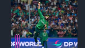 PAK vs USA:  పాకిస్థాన్ తొండాట.. అదేం బౌలింగ్ రా అయ్యా!