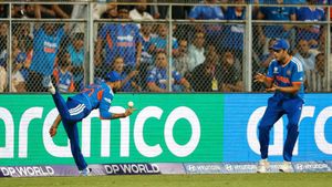  IND vs ENG: కళ్లు చెదిరే క్యాచ్‌తో మలుపు తిప్పిన అక్షర్ పటేల్!(వీడియో)