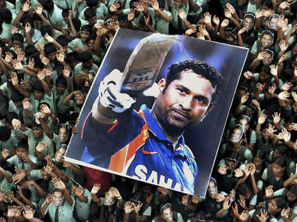 రికార్డుల రారాజు: పాక్ నుండి పాక్ వరకు...!