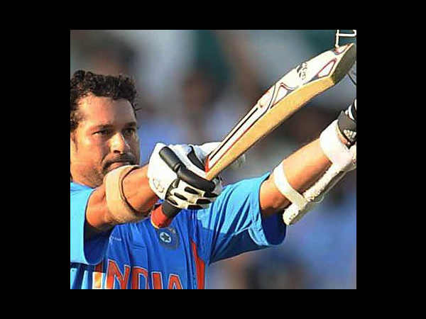 రికార్డుల రారాజు: పాక్ నుండి పాక్ వరకు...!