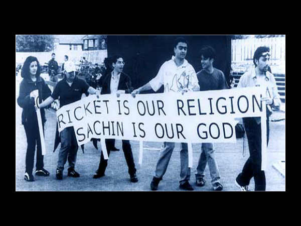 రికార్డుల రారాజు: పాక్ నుండి పాక్ వరకు...!