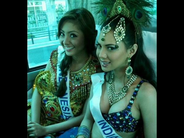 పవన్ పక్కన ఛాన్స్: ఐపిఎల్6 ఎక్స్‌ట్రా బ్యూటీ(పిక్చర్స్)