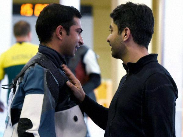 రవి, అభినవ్