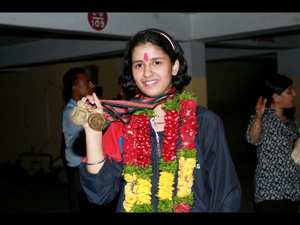 పాక్‌పై సాధించిన పధకం తెలంగాణకే అంకితం