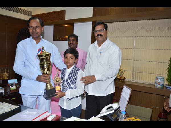 కెసిఆర్