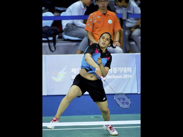 ముగిసిన సైనా పోరు, ఫైనల్స్‌లో దీపికా జోడీ