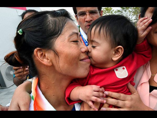 బాక్సింగ్‌లో మేరీ కోమ్‌కు బంగారు పతకం