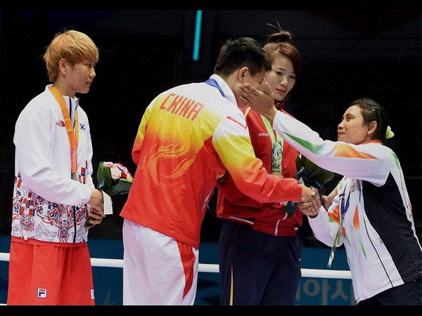  పతకం వద్దన్న బాక్సర్ సరితాదేవి