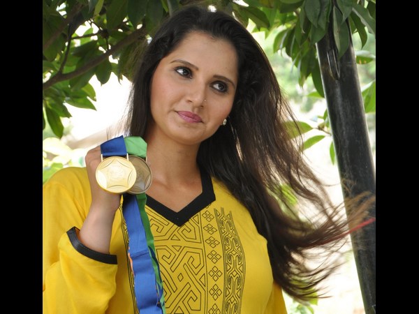 కారా ఆప్త మిత్రురాలు 