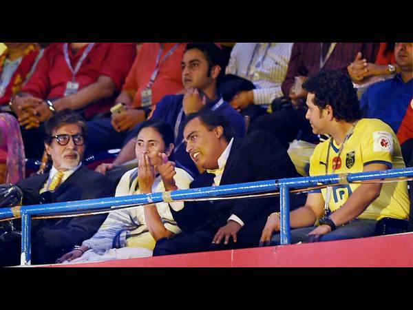 కన్నుల పండుగగా ఐఎస్ఎల్ ఆరంభ వేడుకలు కన్నుల పండుగగా ఐఎస్ఎల్ ఆరంభ వేడుకలు