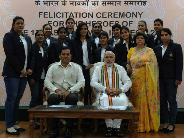 ఆసియా గేమ్స్ పతక విజేతలను సన్మానించిన ప్రధాని మోడీ 