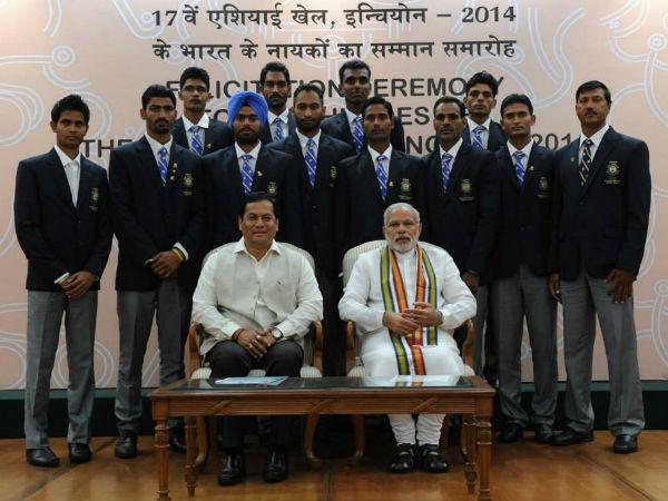 ఆసియా గేమ్స్ పతక విజేతలను సన్మానించిన ప్రధాని మోడీ 