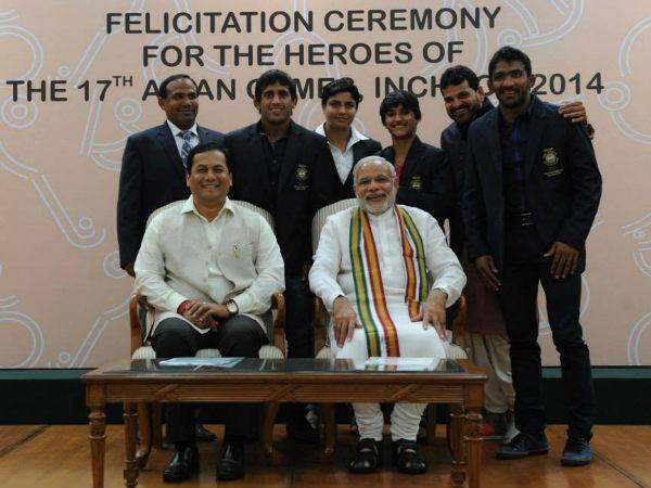 ఆసియా గేమ్స్ పతక విజేతలను సన్మానించిన ప్రధాని మోడీ 