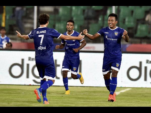  గోల్ కీపర్ అవతారమెత్తిన కెప్టెన్ ధోని