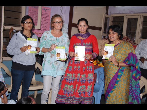 రెయిన్ బో అనాధ ఆశ్రమంలో సానియా