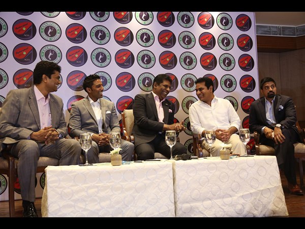  హైదరాబాద్ ఏసెస్ లోగోని ఆవిష్కరించిన అమృత్ రాజ్