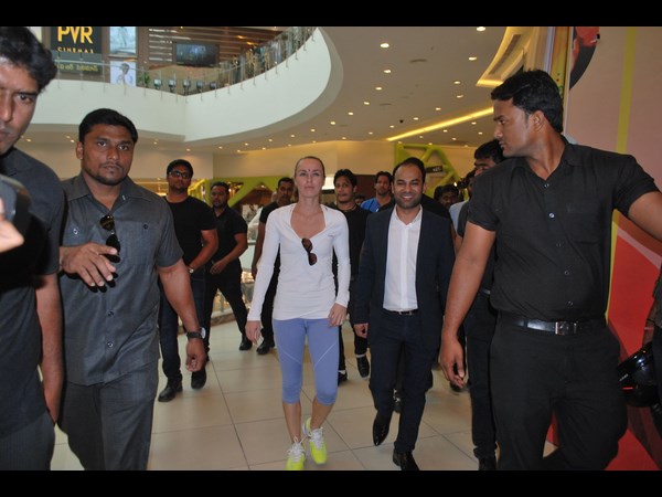 సుజనా మాల్‌లో హైదరాబాద్ ఏసెస్ జట్టు 