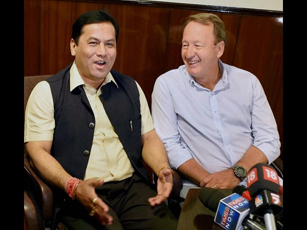 హాకీ కోచ్గా తప్పుకున్న వాల్ష్, కొత్త కాంట్రాక్టు హాకీ కోచ్గా తప్పుకున్న వాల్ష్, కొత్త కాంట్రాక్టు