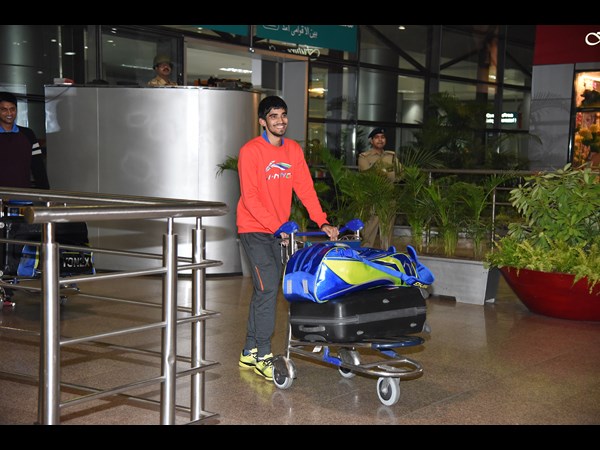 విమానాశ్రయంలో శ్రీకాంత్