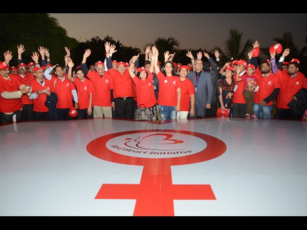 దీపికా పదుకొణె నా పాత్రకు సరిపోతుంది: సైనా దీపికా పదుకొణె నా పాత్రకు సరిపోతుంది: సైనా