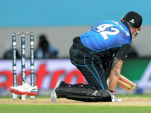 LIVE: World Cup Semi-final 1: NZ bowlers win opening exchanges