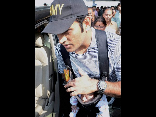  ముద్దుల కూతురు జివాతో ధోని