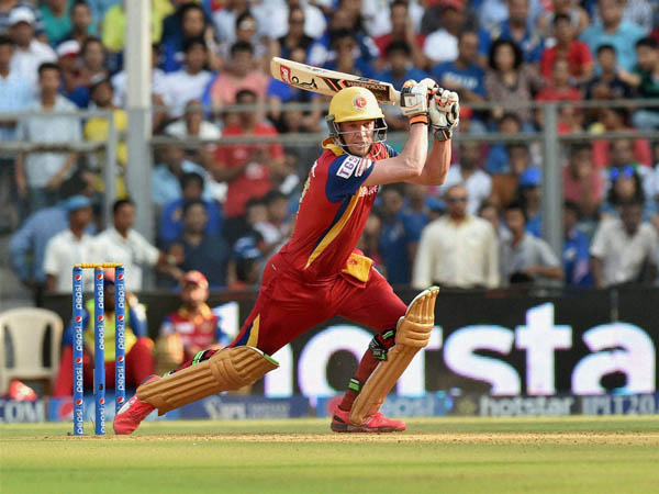 IPL 2015: RCB beat Mumbai Indians by 39 runs, inch closer to the play-offs