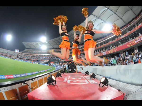  ఐపీఎల్‌లో వార్నర్ బ్రదర్స్ షో 