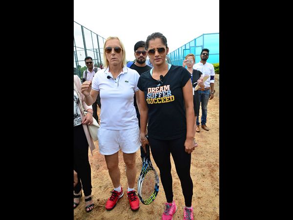 సానియా-నవ్రతిలోవా సందడి