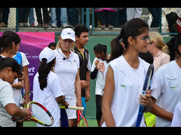 సానియా-నవ్రతిలోవా సందడి