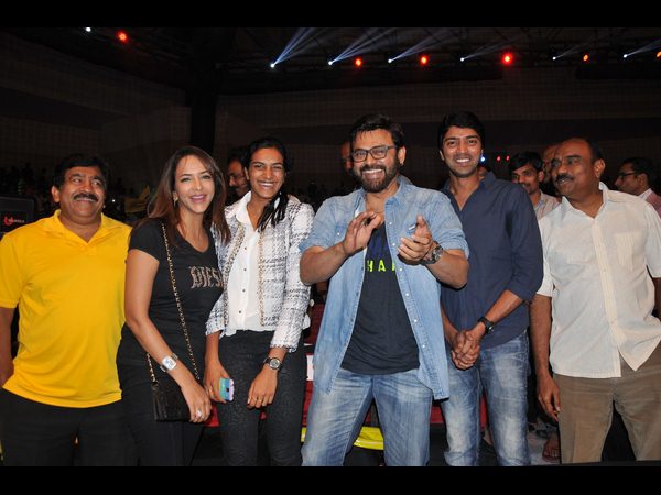 సినీ నటుల జోష్