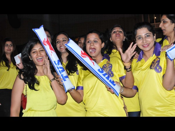 అభిమానుల జోష్