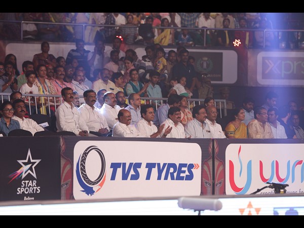  సెలబ్రిటీల సందడి: చిరు, వెంకయ్య, కేటీఆర్