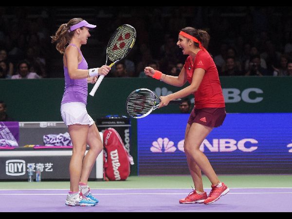 డబ్ల్యూటీఏ ఫైనల్స్ విజేతగా సానియా-హింగిస్ జోడీ