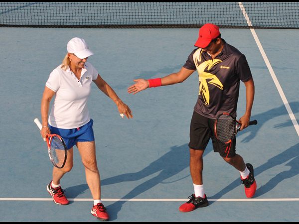 లేటు వయస్సులోనూ నవ్రతిలోవా ఇలా..