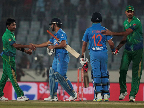 Asia Cup: Bowlers, Kohli set up India's win against Pakistan