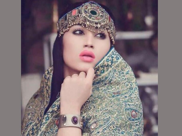 పాక్ మోడల్ ఏడుపు