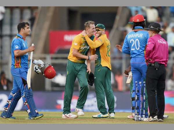 సఫారీల విజయానందం