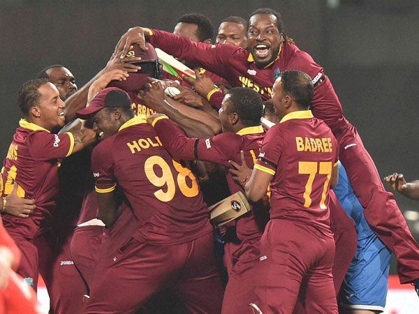 వినూత్నంగా సంబరాలు