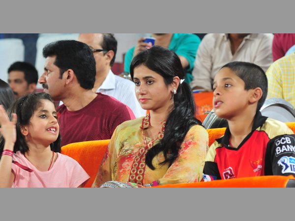 వివియస్ లక్ష్మణ్ సతీమణి, పిల్లలు