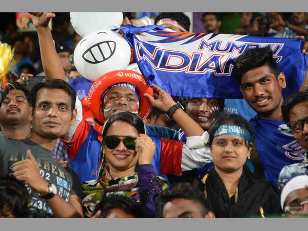 అభిమానుల ఉత్సాహం