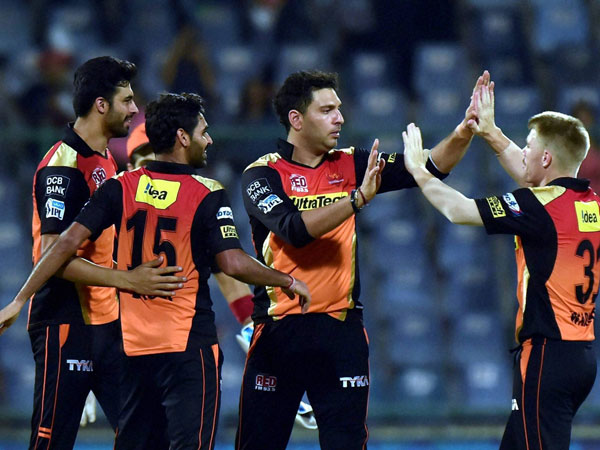 IPL 2016: Hyderabad knock Kolkata out, to face Gujarat in Qualifier 2