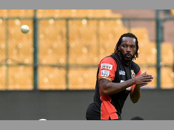 కోహ్లీకి ప్రేమతో క్రిస్‌గేల్ ఏమిచ్చాడో తెలుసా?